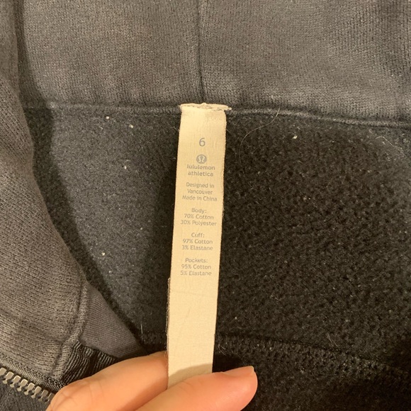 Lululemon Scuba Size 6 - Picture 3 of 3